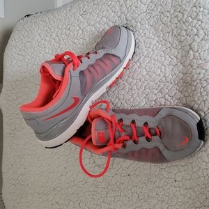 Pre Owned Nike Training Neon pink Woman's shoes
